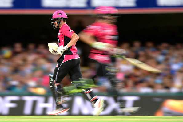 Henriques scored two sixes and a four to propel Sixers to 22 in the Super Over. Henriques scored two sixes and a four to propel Sixers to 22 in the Super Over.