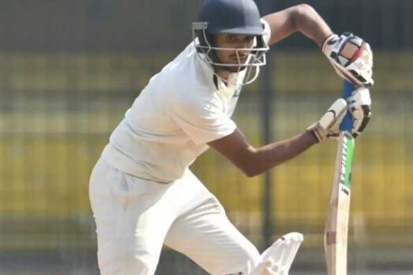 Satish's patient 87 paved way for Vidarbha's safe passage on the final day Satish's patient 87 paved way for Vidarbha's safe passage on the final day