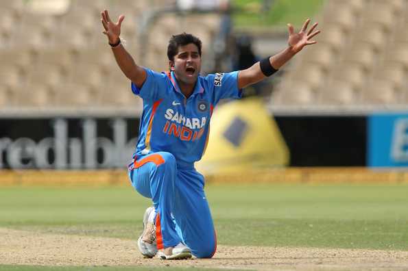 Mumbai were set back immediately, after opting to bat, as Vinay Kumar got rid of Prithvi Shaw off just the second ball of the game.