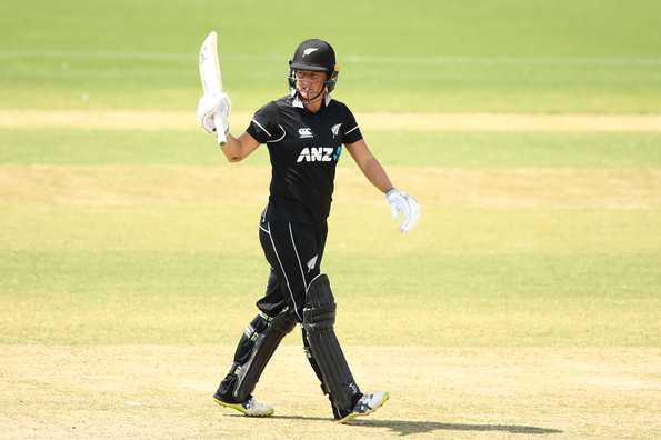 New Zealand captain Sophie Devine smashed 54* off 32 to polish off the chase New Zealand captain Sophie Devine smashed 54* off 32 to polish off the chase