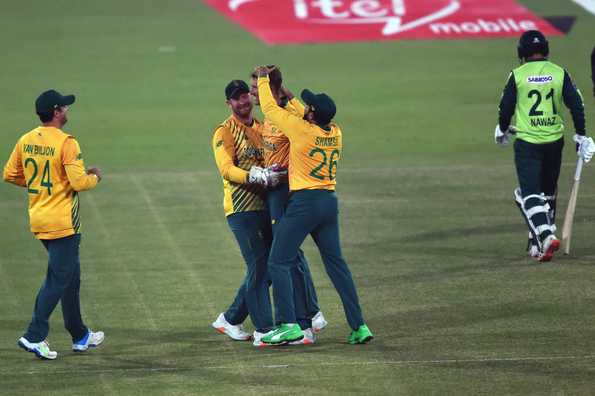 Pretorius fifer on Saturday helped SA level the series at 1-1. Pretorius fifer on Saturday helped SA level the series at 1-1.