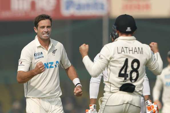 Southee dented India with two wickets. Southee dented India with two wickets.