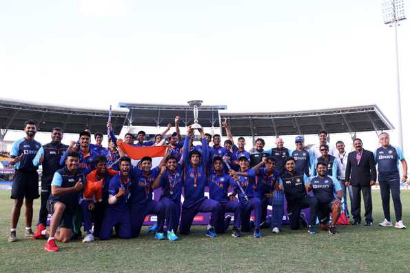 India beat England by 4 wickets in the final India beat England by 4 wickets in the final