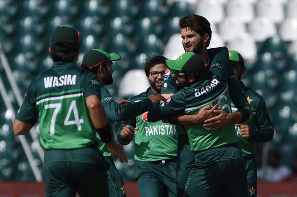 Shaheen dented Australia early before Wasim Jr troubled the visitors. Shaheen dented Australia early before Wasim Jr troubled the visitors.