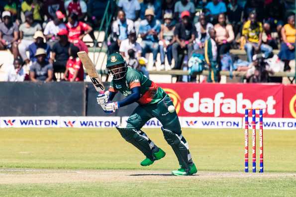 Mahmudullah made an unbeaten 80 off 84 balls. Mahmudullah made an unbeaten 80 off 84 balls.