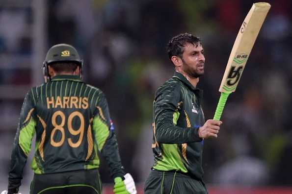 Shoaib Malik hit a blazing ton to power Pakistan to a mammoth total.