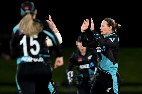 Lea Tahuhu took four wickets for New Zealand. Lea Tahuhu took four wickets for New Zealand.