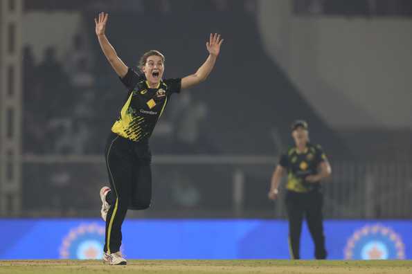 Sutherland is so far the most expensive foreign player sold at INR 2 Cr. Sutherland is so far the most expensive foreign player sold at INR 2 Cr.