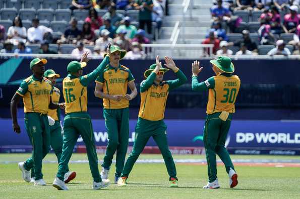 South African bowlers were all over Sri Lanka who opted to bat South African bowlers were all over Sri Lanka who opted to bat