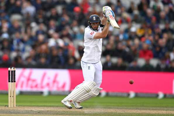Smith is unbeaten on 72