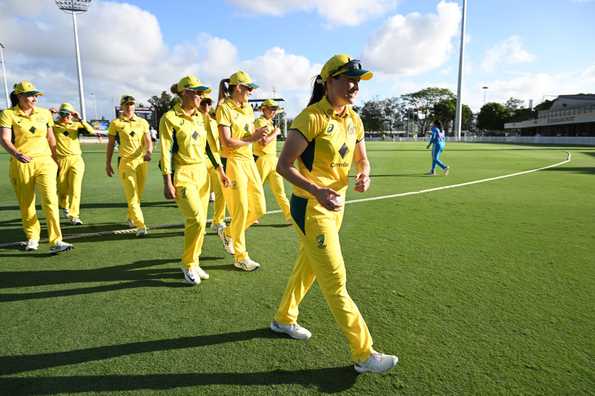 Megan Schutt leads Australia off the pitch after her five-fer Megan Schutt leads Australia off the pitch after her five-fer