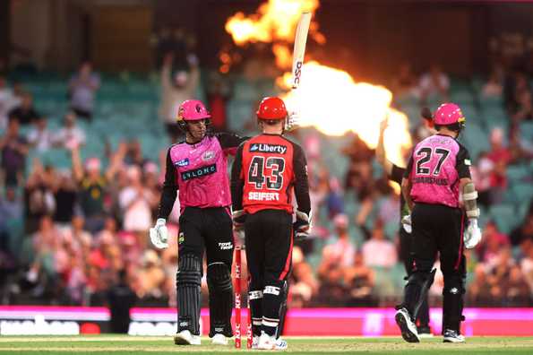 Moises Henriques led from the front with a belligerent 53 not out off 27 balls Moises Henriques led from the front with a belligerent 53 not out off 27 balls