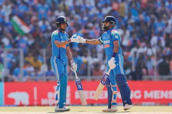 Shreyas Iyer and Shubman Gill put on a 104-run stand for the third wicket Shreyas Iyer and Shubman Gill put on a 104-run stand for the third wicket