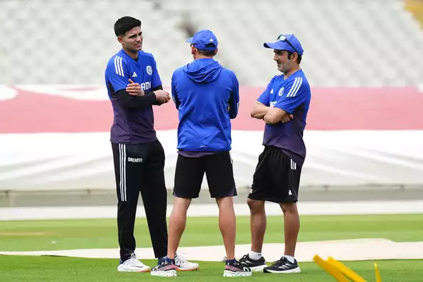 Gill was engaged in a lengthy discussion that included Gambhir and Agarkar