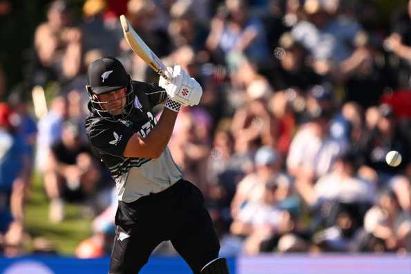 Tim Robinson's career-best 75 not out off 57 in Harare helped New Zealand down South Africa Tim Robinson's career-best 75 not out off 57 in Harare helped New Zealand down South Africa