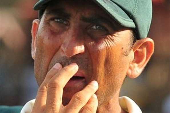 Pakistan captain Younus Khan, seen here in Colombo on July 24. Pakistan are banking on a fresh set of players to deliver as they seek to avenge Sri Lanka's Test victory in a one-day series starting on Thursday. Pakistan captain Younus Khan, seen here in Colombo on July 24. Pakistan are banking on a fresh set of players to deliver as they seek to avenge Sri Lanka's Test victory in a one-day series starting on Thursday.