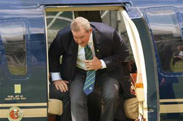 Texan billionaire Allen Stanford is to give fresh details of his commitment to cricket in January following reports he was pulling the plug on his multi-million dollars investment in the sport. Texan billionaire Allen Stanford is to give fresh details of his commitment to cricket in January following reports he was pulling the plug on his multi-million dollars investment in the sport.