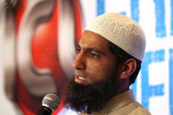Pakistan's star batsman Mohammad Yousuf talks at an Indian Cricket League (ICL) press conference in New Delhi, November 5. Yousuf's move to the Indian Cricket League is a huge loss to Pakistan cricket, former national skipper Zaheer Abbas said Thursday while another great criticised his decision. Pakistan's star batsman Mohammad Yousuf talks at an Indian Cricket League (ICL) press conference in New Delhi, November 5. Yousuf's move to the Indian Cricket League is a huge loss to Pakistan cricket, former national skipper Zaheer Abbas said Thursday while another great criticised his decision.