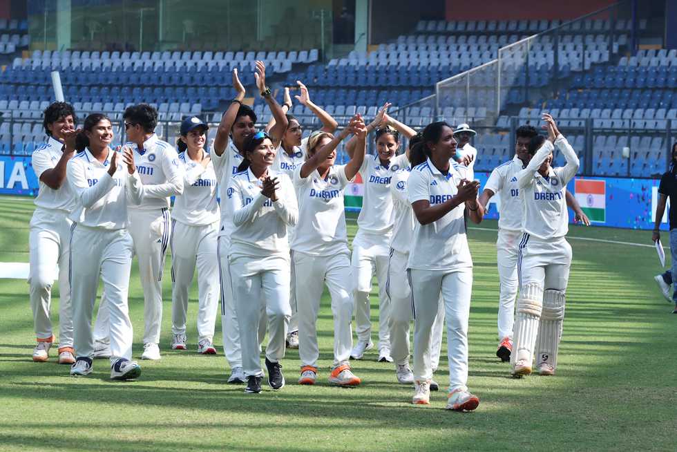 The Indian players acknowledge the crowd after their win against Australia The Indian players acknowledge the crowd after their win against Australia