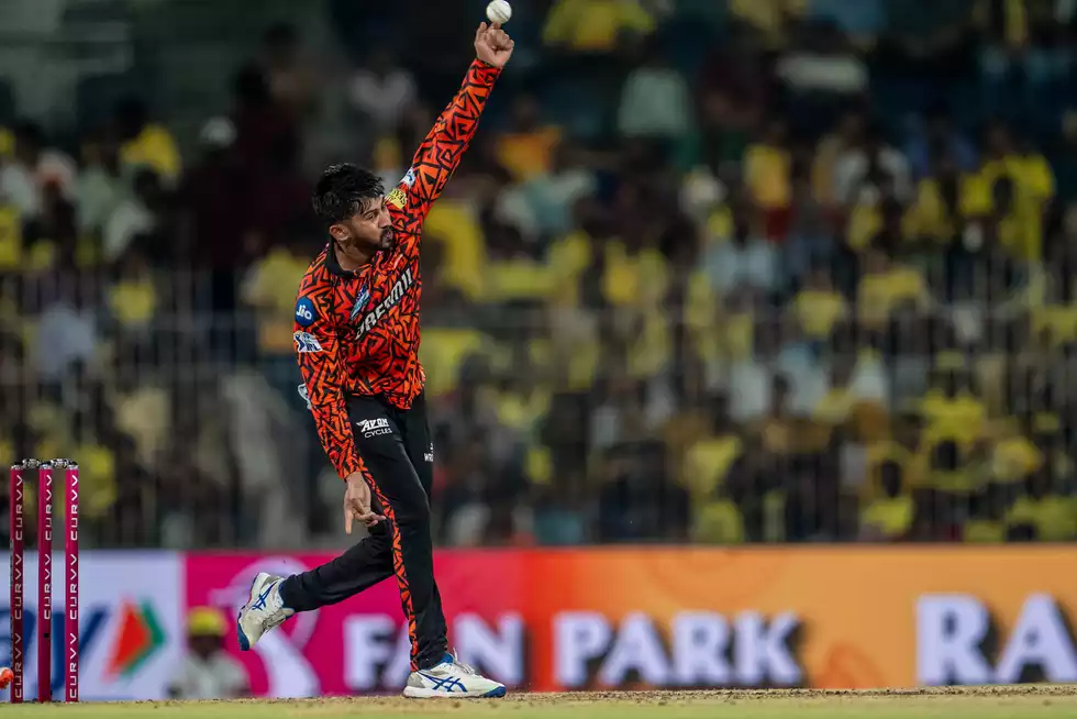 Mendis also picked up a wicket and pulled off a boundary-line screamer. Mendis also picked up a wicket and pulled off a boundary-line screamer.