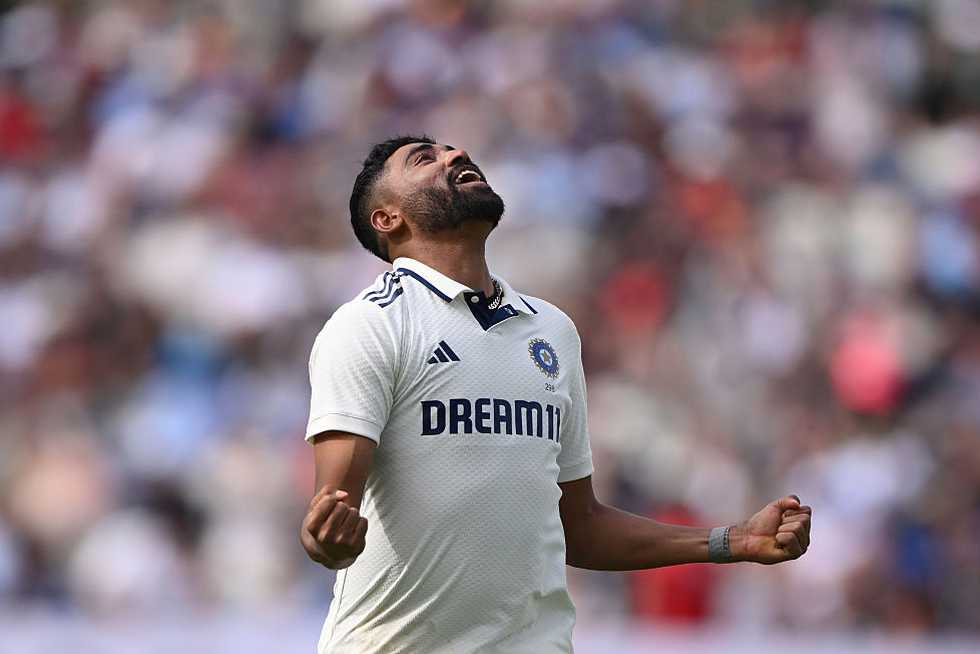 Siraj averages 33.82 in Tests with Bumrah and 25.20 in those without him - a gentle reminder that he has often found something extra when asked to lead Siraj averages 33.82 in Tests with Bumrah and 25.20 in those without him - a gentle reminder that he has often found something extra when asked to lead